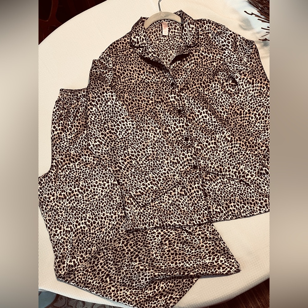 Leopard Print Women's Pajama Set - Brown/Black